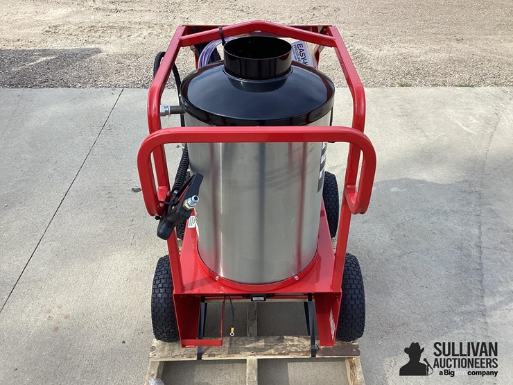 2026-magnum-4000-series-hot-water-pressure-washer-image-6
