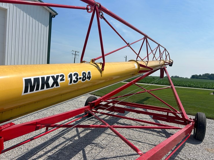 2022-westfield-mkx2-13-84-swing-away-auger-image-17