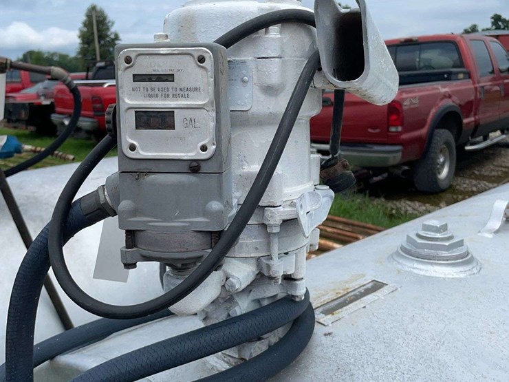 500-gallon-fuel-tank-with-electric-pump-image-7