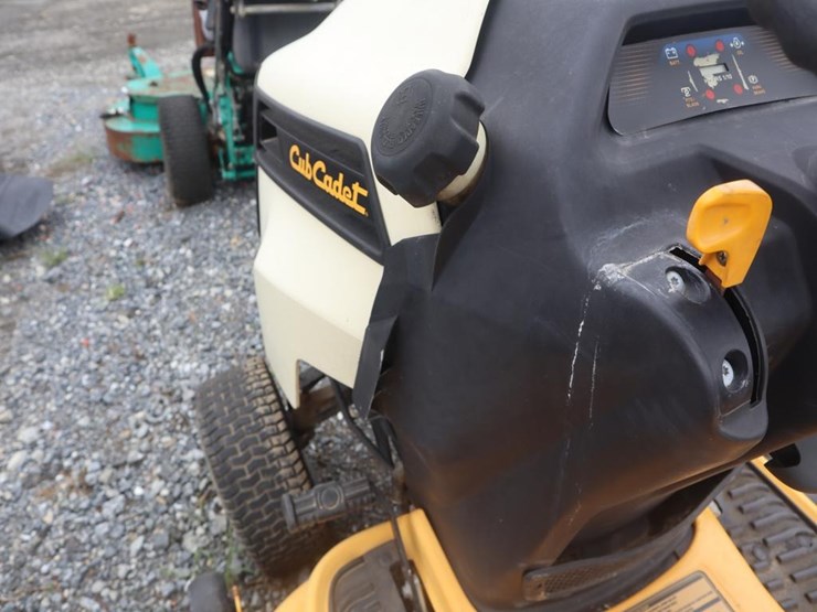 cub-cadet-lx1040-riding-mower-image-20