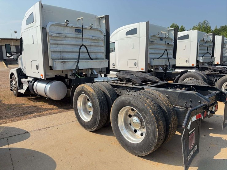 2022-kenworth-t680-image-3