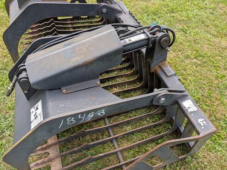 stout-72”-skid-steer-mount-grapple-image-10