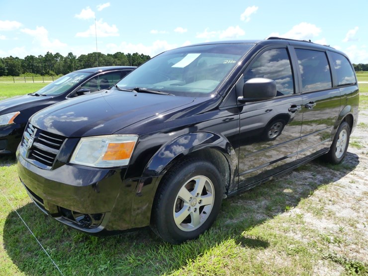 2010-dodge-grand-canyon-se-image-1
