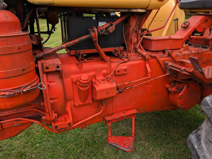 case-730-tractor-image-20