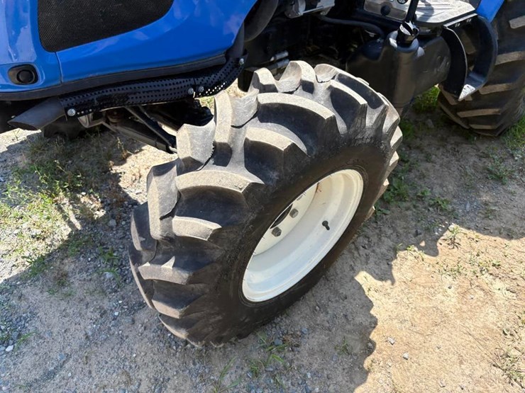 new-holland-boomer-45-image-15