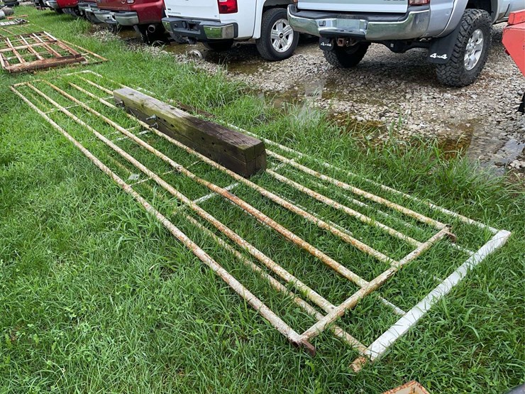2--20ft-steel-cattle-gates,-1-has-hinges-image-2