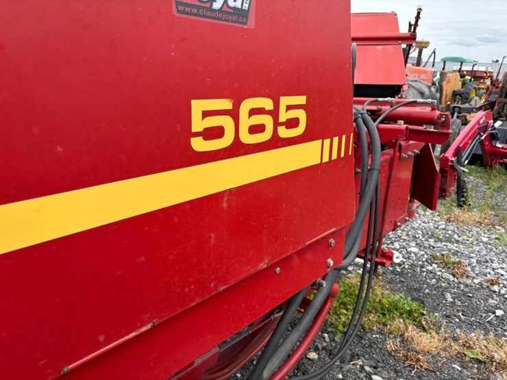 new-holland-565-image-14