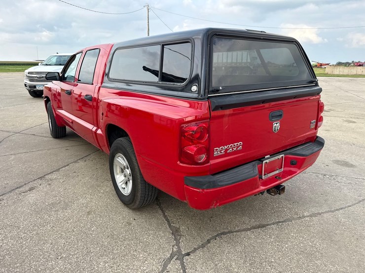 2008-dodge-dakota-image-3