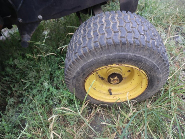 john-deere-300-image-10