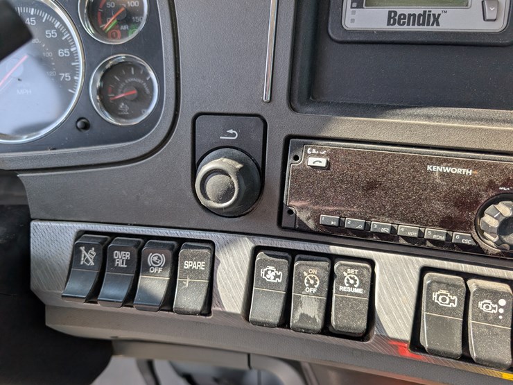 2018-kenworth-t680-image-83