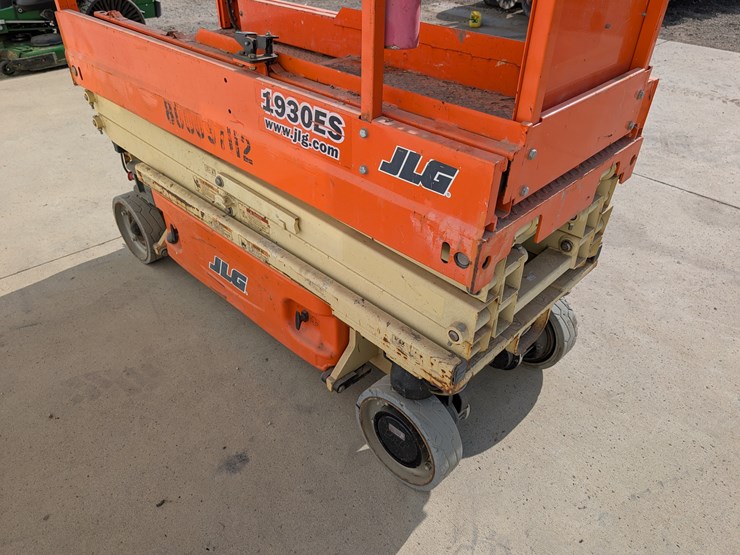 2016-jlg-1930es-image-6