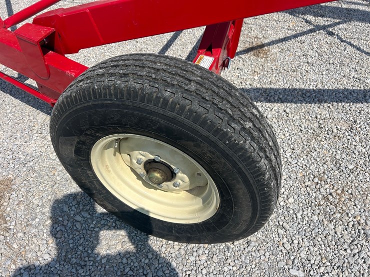 2022-westfield-mkx2-13-84-swing-away-auger-image-23