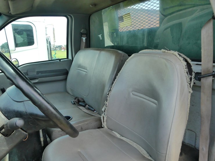 2000-ford-f750-xl-image-10