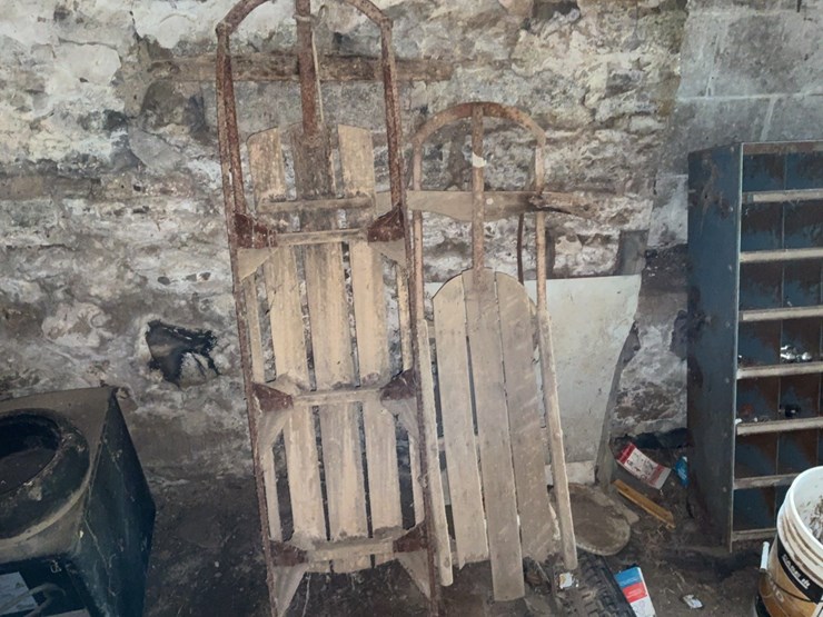 old-wooden-sleighs.-#264-image-3