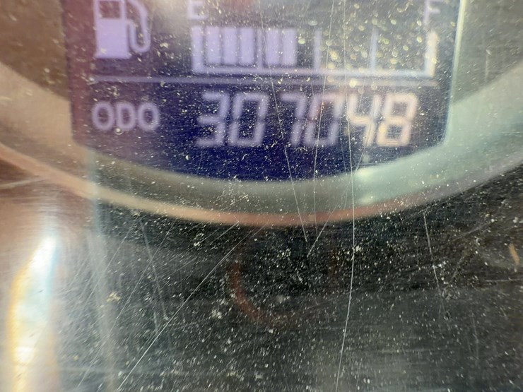 2019-hino-268-image-21