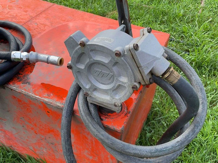 100-gallon-fuel-tank-with-2-pumps-image-5