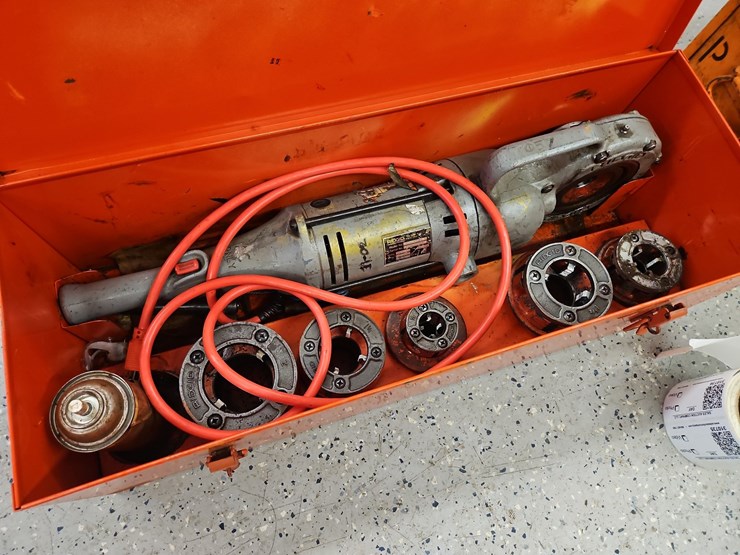 ridgid-700-t2-pipe-threader-image-1