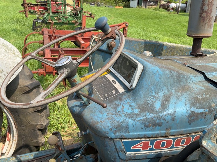 ford-4000-image-8