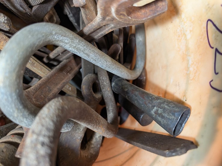 bucket-of-misc.-tools.-#225-image-6