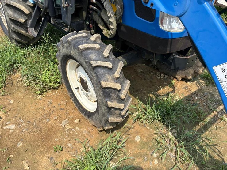 new-holland-boomer-3040-image-12