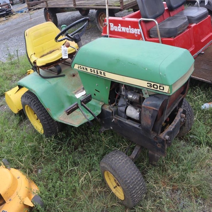 JOHN DEERE 300