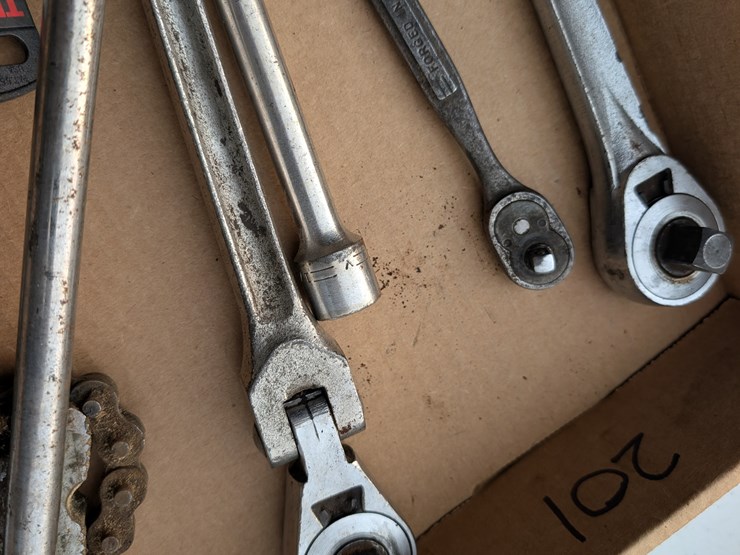 misc.-tools,-ratchets,-extensions-and-tape-measure.-#201-image-4
