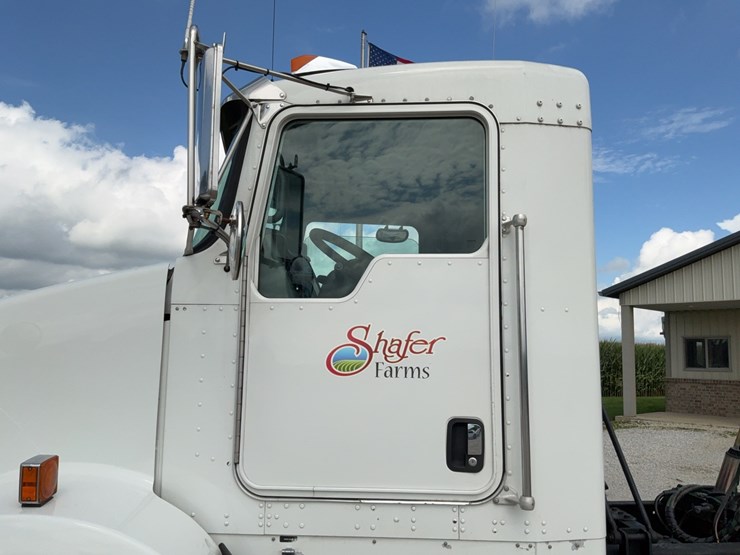 2008-kenworth-t800-image-18