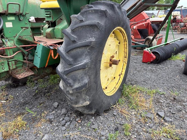 john-deere-4010-image-7
