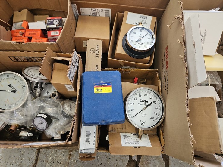 quantity-of-assorted-pressure-gauges-image-4