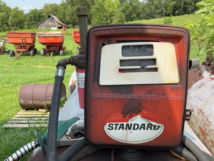 500-gal-fuel-tank-on-skids-with-pump.-#260-image-3