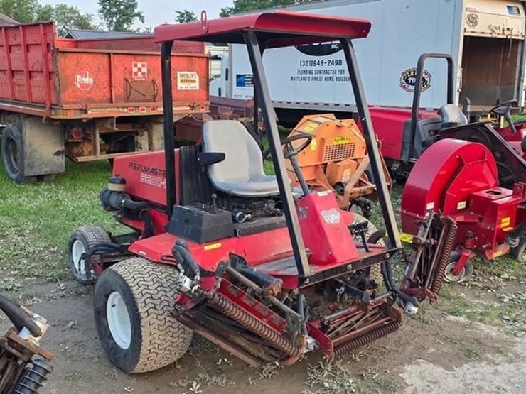 2003-toro-reelmaster-5200d-image-1