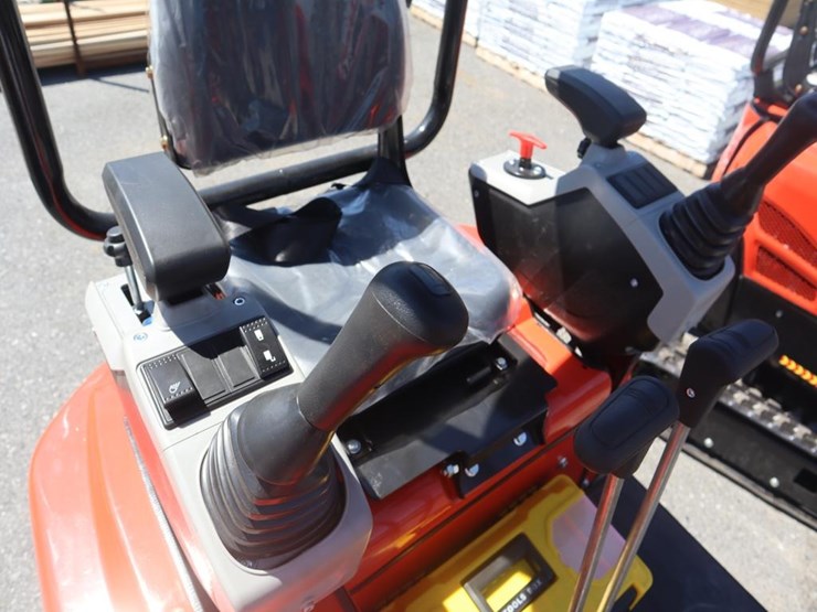 tpm-18hh-mini-excavator-image-8
