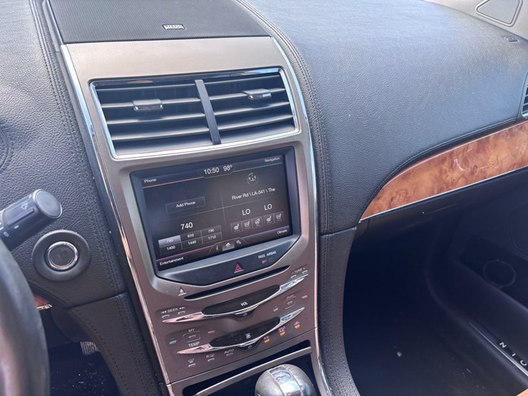 2011-lincoln-mkx-image-11