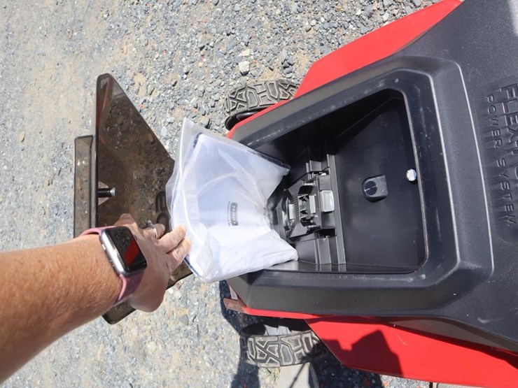 toro-60v-lithium-push-mower-image-7