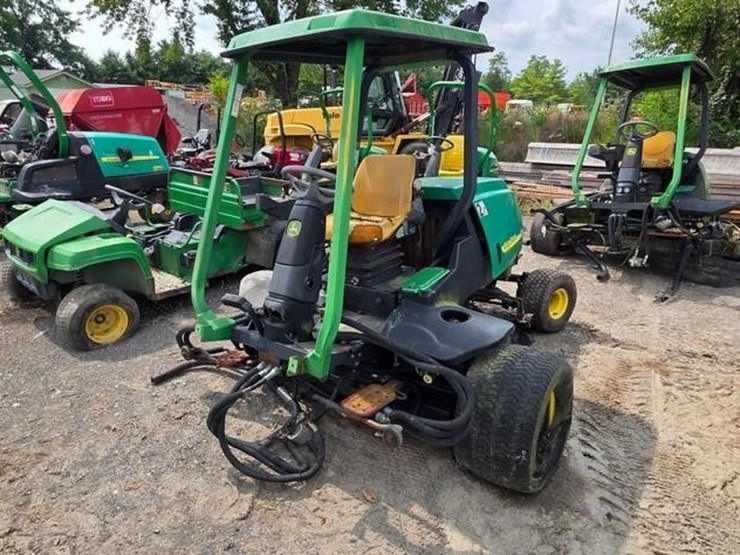 john-deere-3225c-image-1
