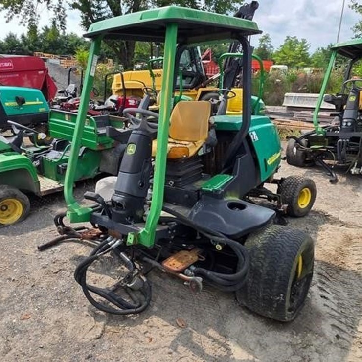 JOHN DEERE 3225C