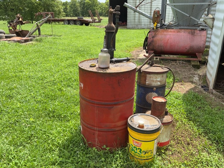oil-barrel-with-pump-&-gear-oil-barrel-with-pump.-#274-image-1