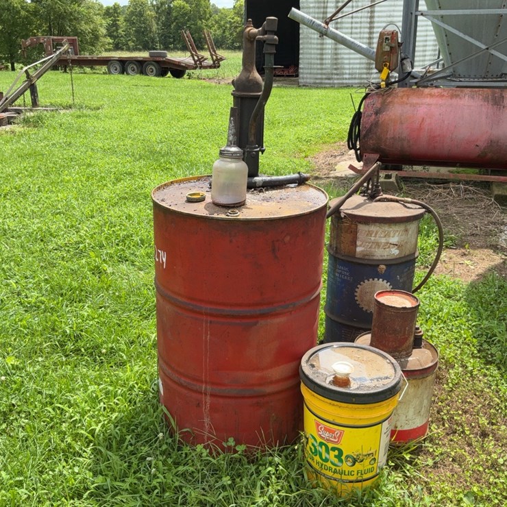 Oil barrel with pump & gear oil barrel with pump. #274