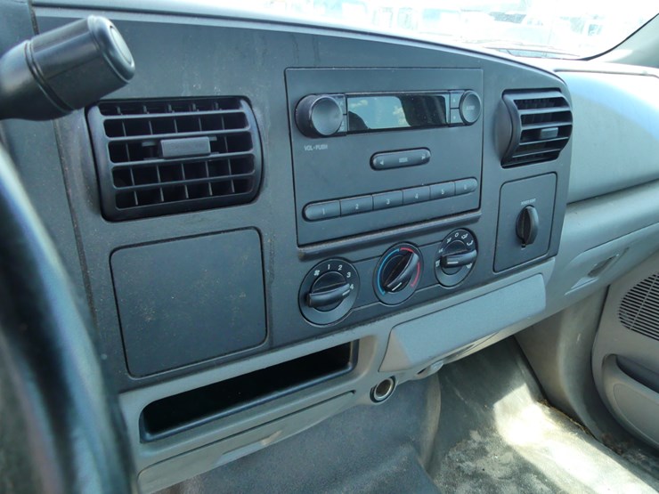 2006-ford-f250-xl-image-15