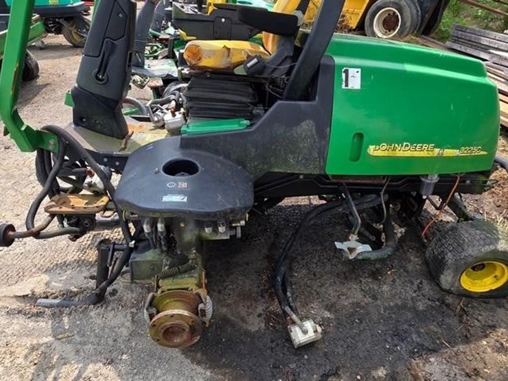 john-deere-3225c-image-9