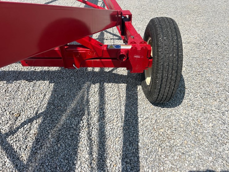 2022-westfield-mkx2-13-84-swing-away-auger-image-28