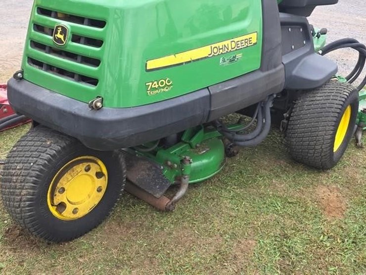 john-deere-7400-image-16