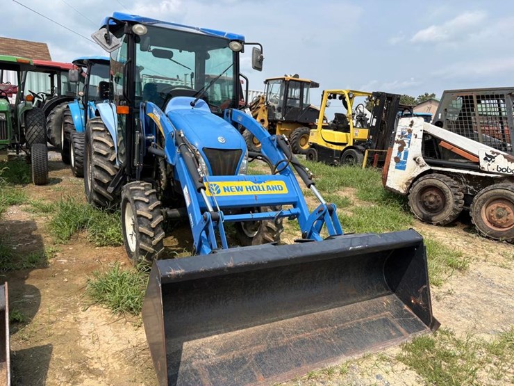 new-holland-boomer-3040-image-4