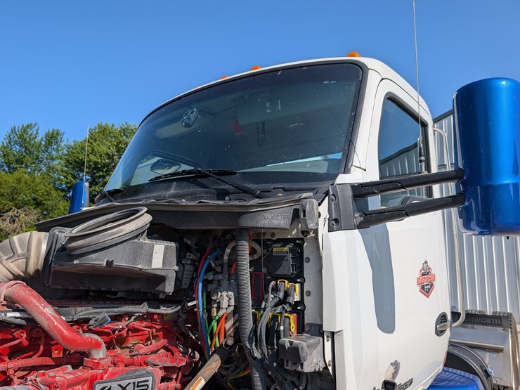 2018-kenworth-t680-image-106