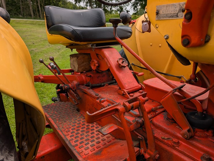 case-730-tractor-image-61