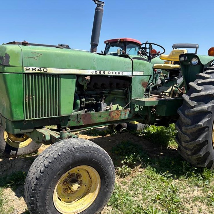 JOHN DEERE 2840