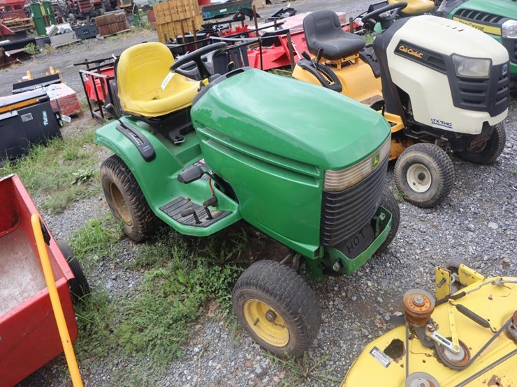 john-deere-18hp-riding-mower-image-2