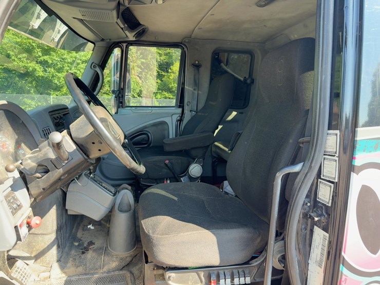 2007-international-durastar-4300-image-24