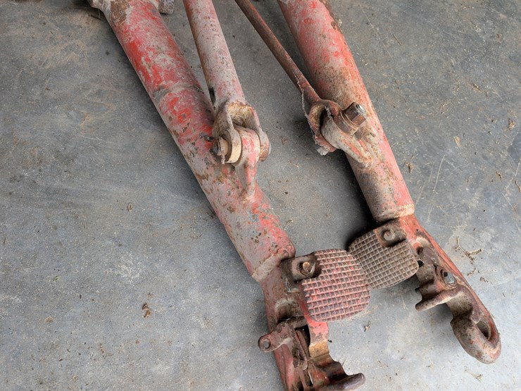 case-730-tractor-image-88