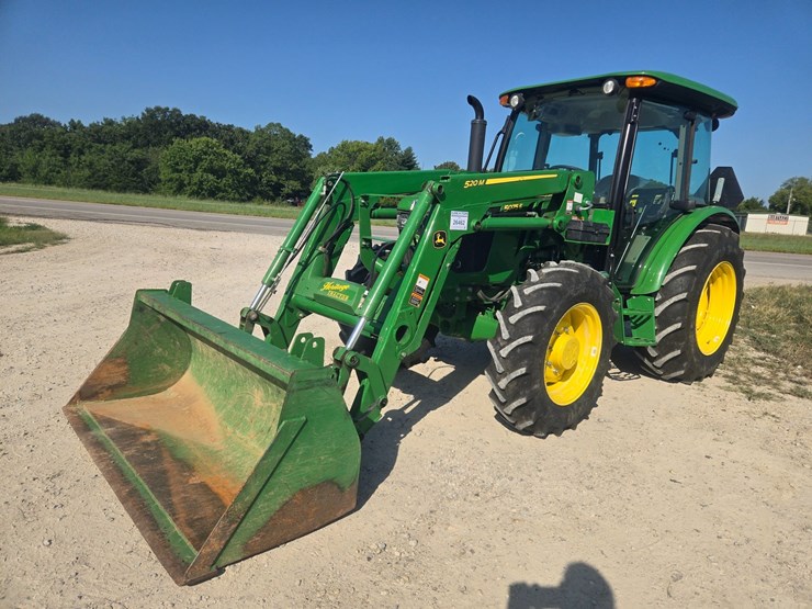 2024-john-deere-5075e-image-2